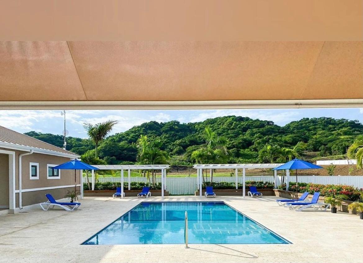 Natty'S Cozy Beach House In Hanover Jamaica Лусея Екстериор снимка