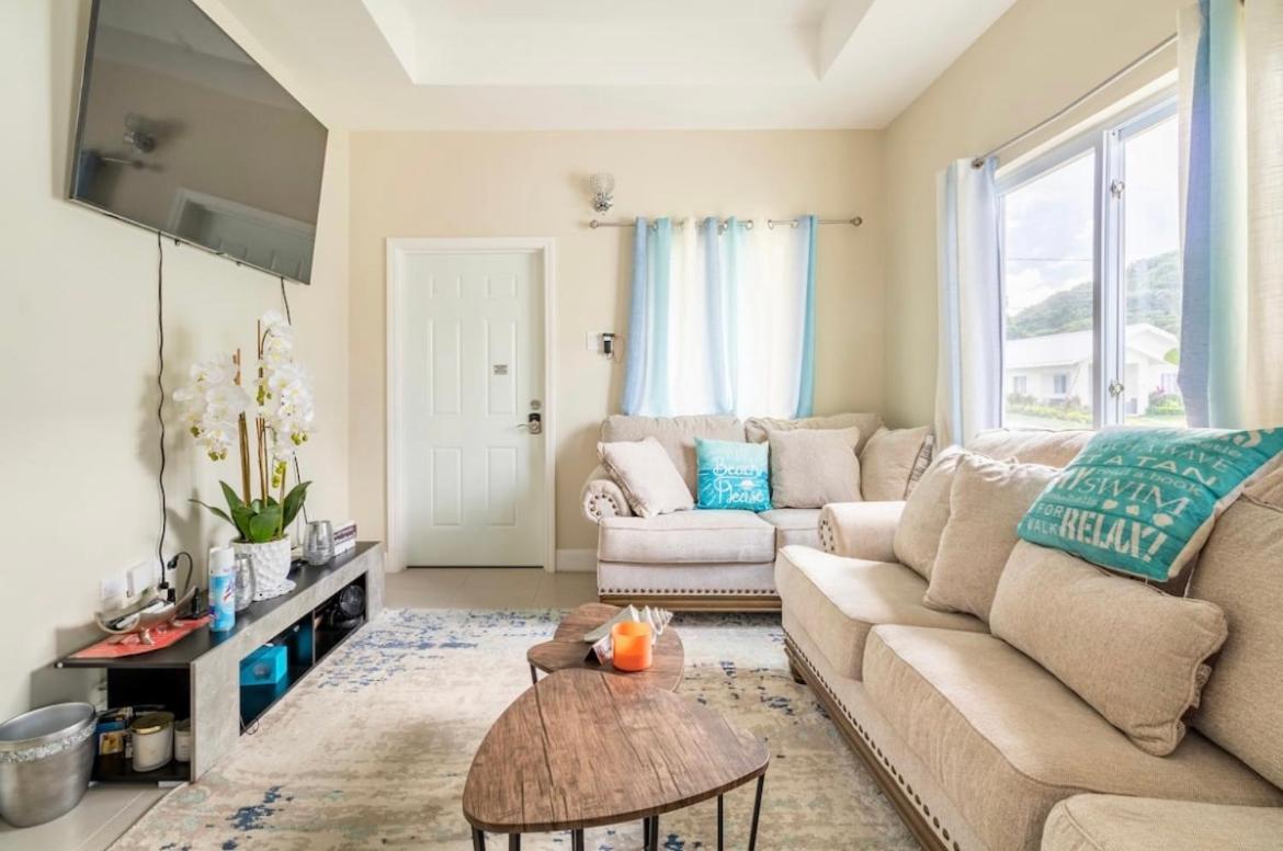 Natty'S Cozy Beach House In Hanover Jamaica Лусея Екстериор снимка
